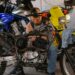 Motorrad sicher in der Garage abstellen: Worauf Hausbesitzer achten sollten