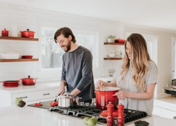 Die erste gemeinsame Wohnung: Ein Ratgeber für Organisation und Harmonie