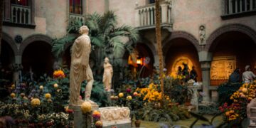 Gartenpavillon mit Bogenschießstand planen