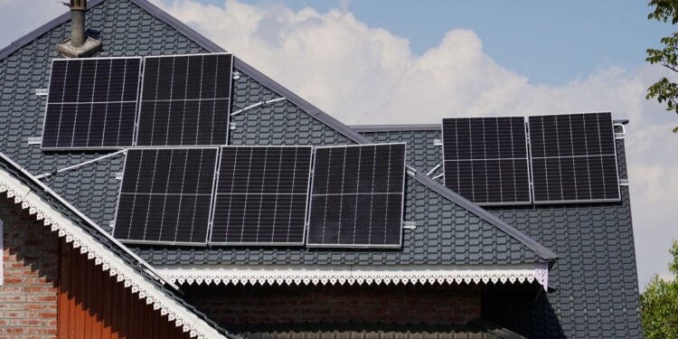 Solaranlage nachrüsten 2026: Was Hausbesitzer wissen müssen